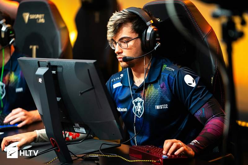 Twistzz回归FaZe阵容悬疑，竟然连karrigan都可能被取代？(图2)