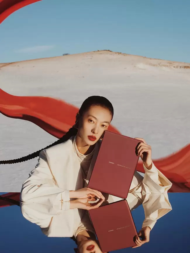 华为折叠屏竟披上瑞红外衣，原来藏着这些东方美学秘密(图3)