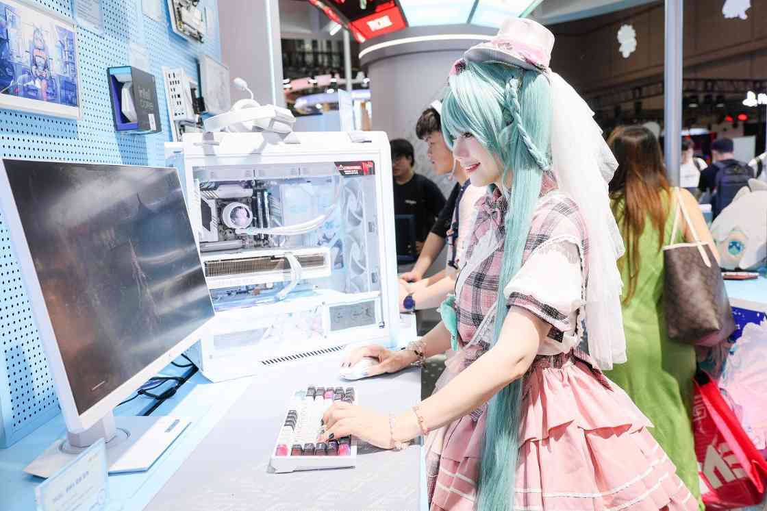 华硕主板BW2025大放异彩 ROG玩+乐园信仰集结(图14)