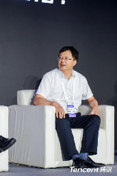 WAIC 2025腾讯“智能涌现”论坛圆桌讨论：好用的AI如何助力产业与生活(图7)