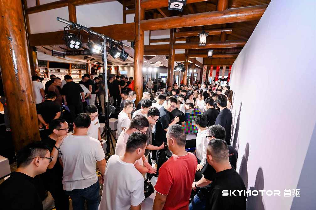 首驱科技多款新车硬核亮相，携手梦想投资人共创出行蓝图(图7)