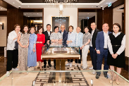 英皇珠宝又有大动作！全港最大百达翡丽专卖店震撼开业，杨受成现身揭幕现场(图2)