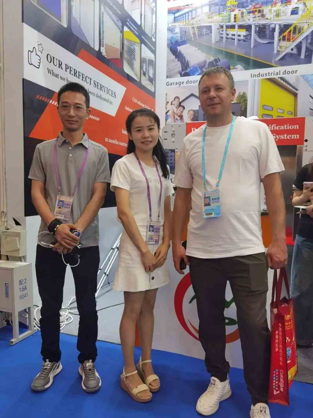 垫资400万险破产,他靠跨境AI“打工人”逆袭,三年做到2000万(图2) 垫资400万险破产,他靠跨境AI“打工人”逆袭,三年做到2000万(图2)