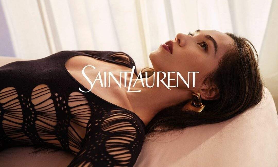 时尚大片竟在卧室拍摄，背后隐藏着解放女性的百年秘密 - 新媒体情报驿站