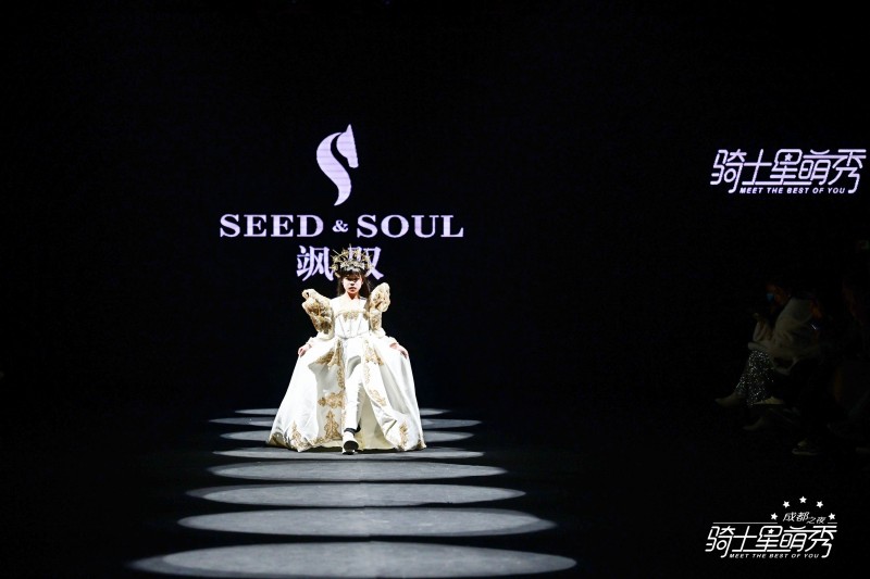 8年超万名孩子登台，这个马术秀竟然让普通孩子变身自信骑士(图5)