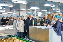 没想到，这家企业日均生产150万碗的秘密，竟藏在一次大学参观中(图2)