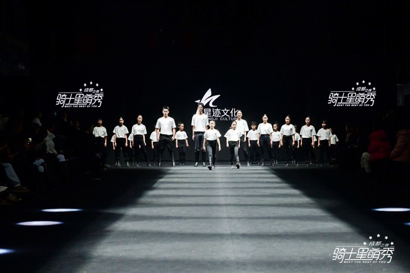 8年超万名孩子登台，这个马术秀竟然让普通孩子变身自信骑士(图14)