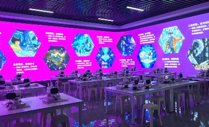 50台AI下棋机器人走进校园，孩子们竟然这样学人工智能(图2)