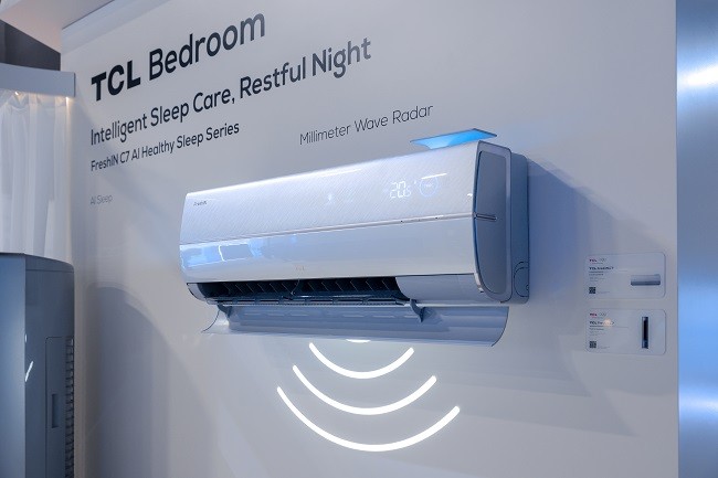 TCL在CES上亮出黑科技，竟然把电视做到了2厘米厚(图8)